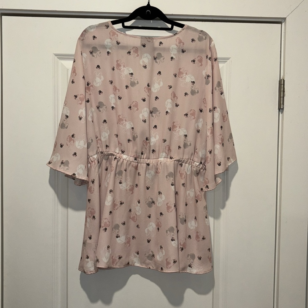 torrid Pale Pink Floral Wrap Peplum Top - Picture 10 of 10